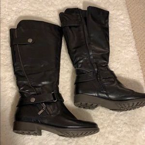 Black bare trap high boots